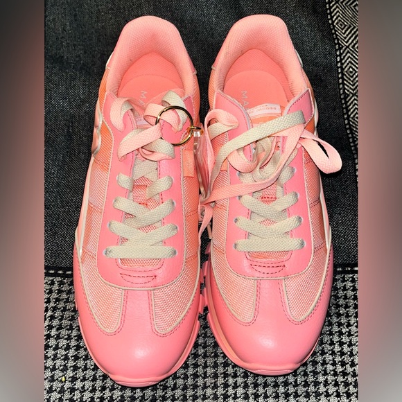 Marc Jacobs Shoes - 100% Authentic NWOB Marc Jacobs The Jogger rare color 🍑 🍣 🤩